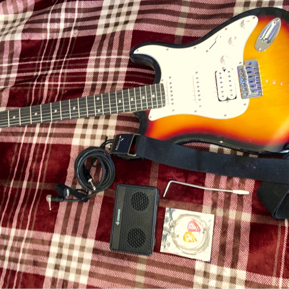 Donner DST-100R 39 Inch Electric Guitar Beginner Kit